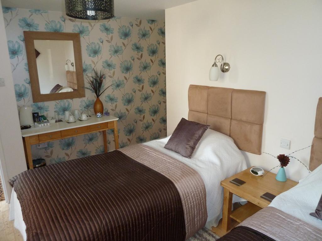 Takeley The Willows Guest House المظهر الخارجي الصورة
