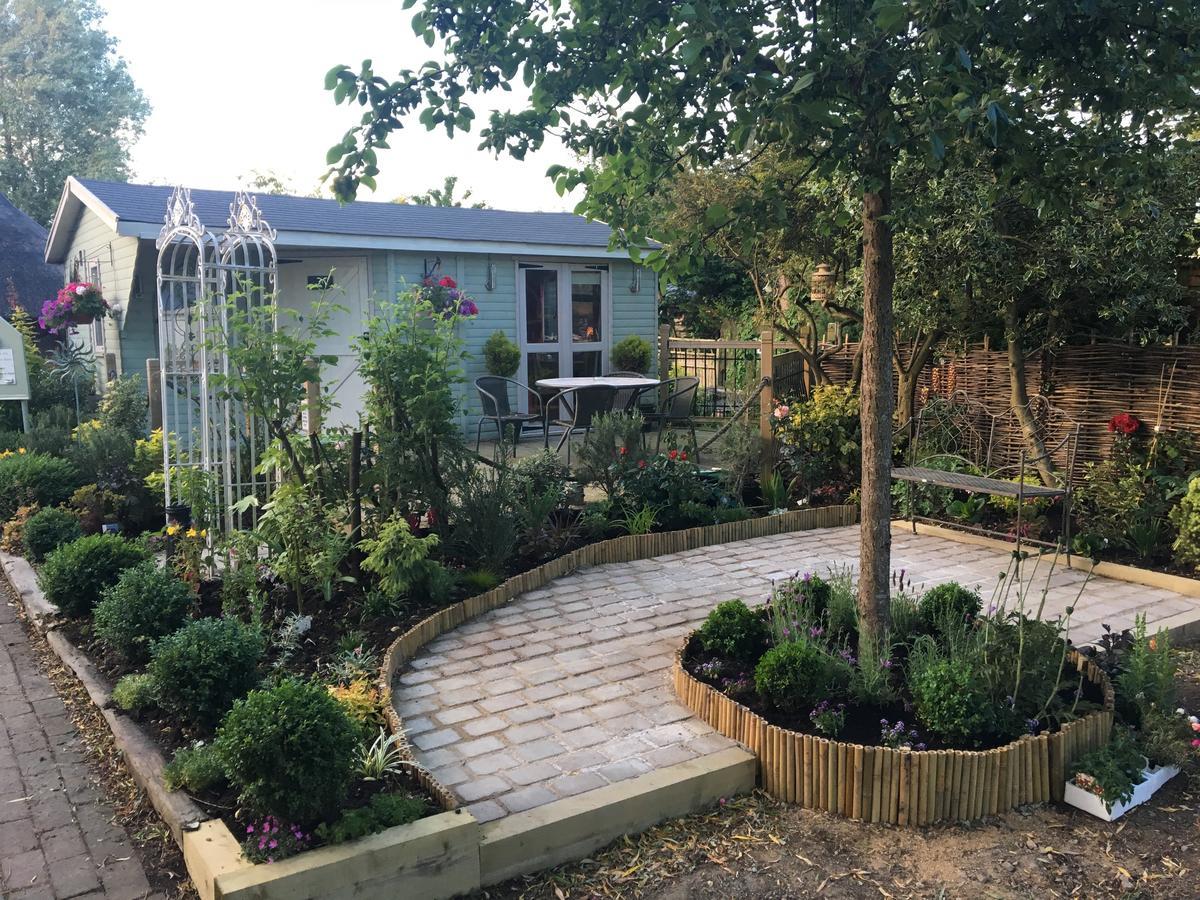 Takeley The Willows Guest House المظهر الخارجي الصورة