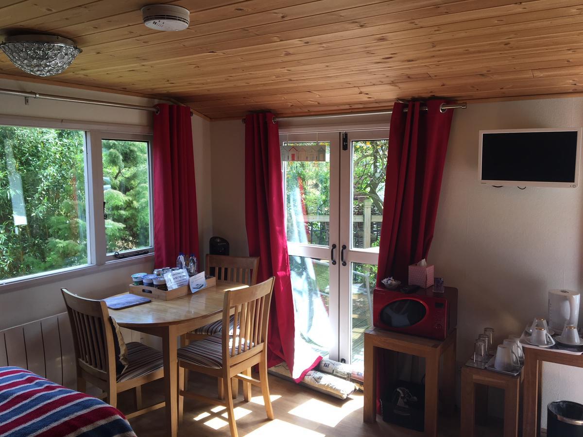 Takeley The Willows Guest House المظهر الخارجي الصورة