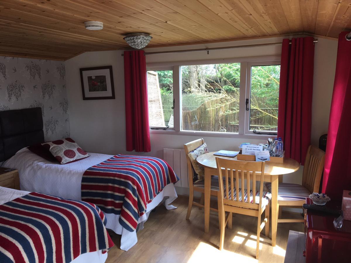 Takeley The Willows Guest House المظهر الخارجي الصورة