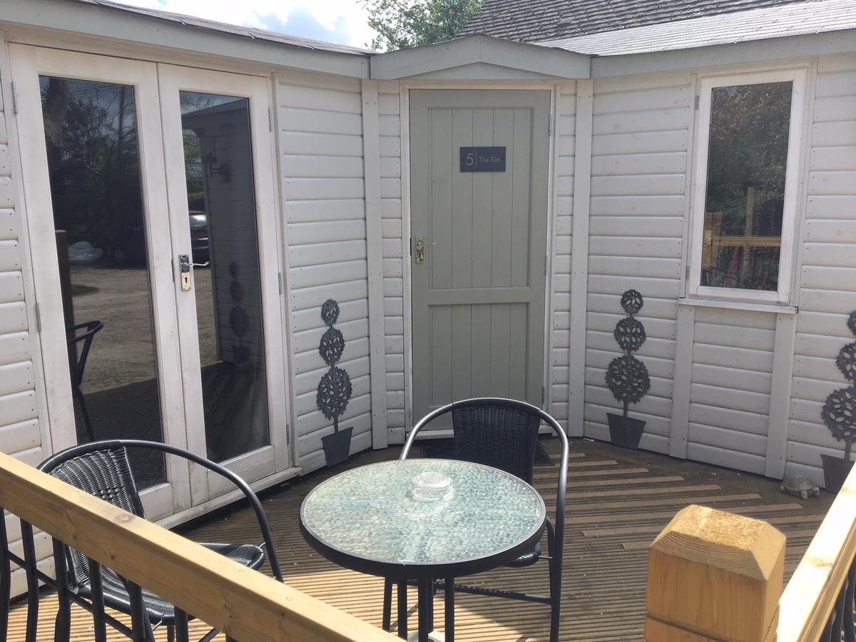 Takeley The Willows Guest House المظهر الخارجي الصورة