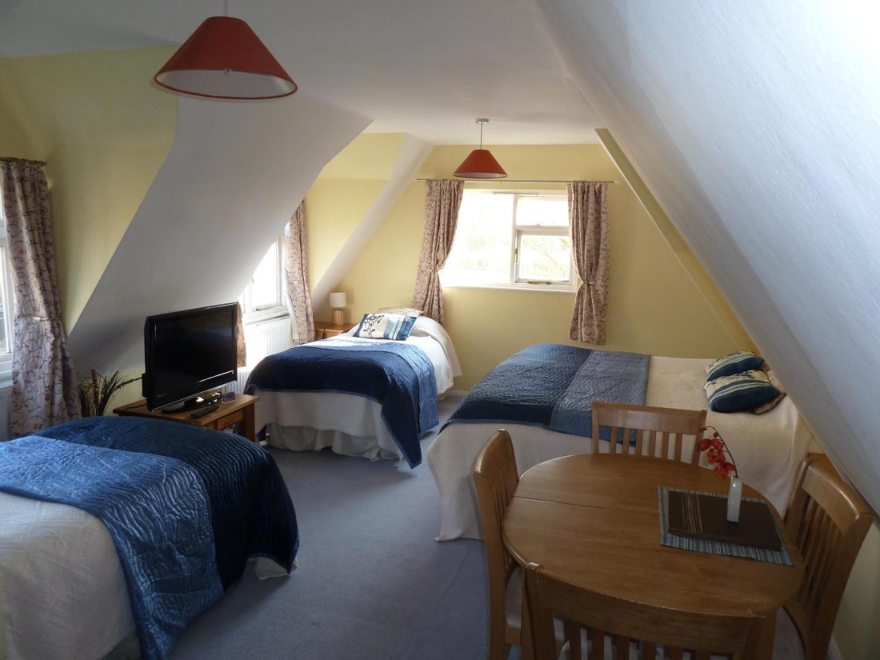 Takeley The Willows Guest House المظهر الخارجي الصورة