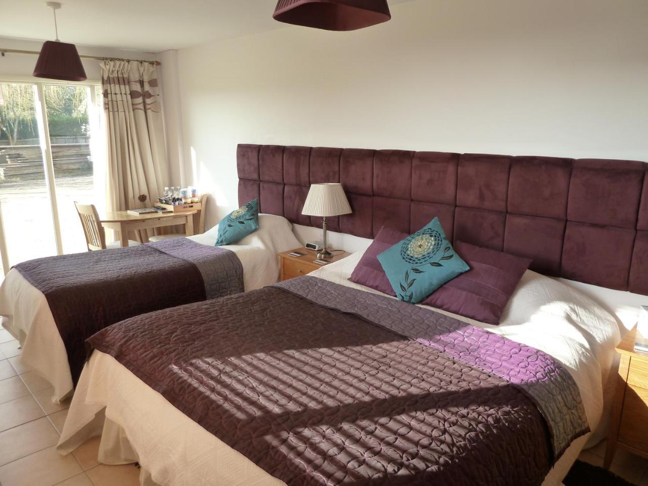 Takeley The Willows Guest House المظهر الخارجي الصورة